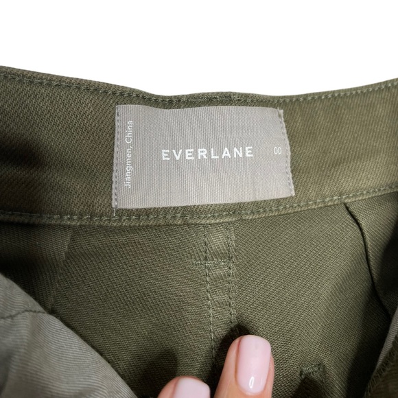 Everlane | The Cotton Twill Short in Surplus Green 00 - Picture 3 of 8